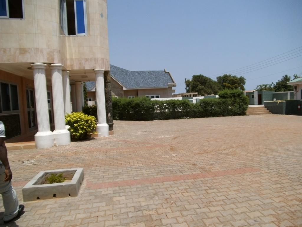 Pemicsa Hotel Accra Spintex Exterior photo