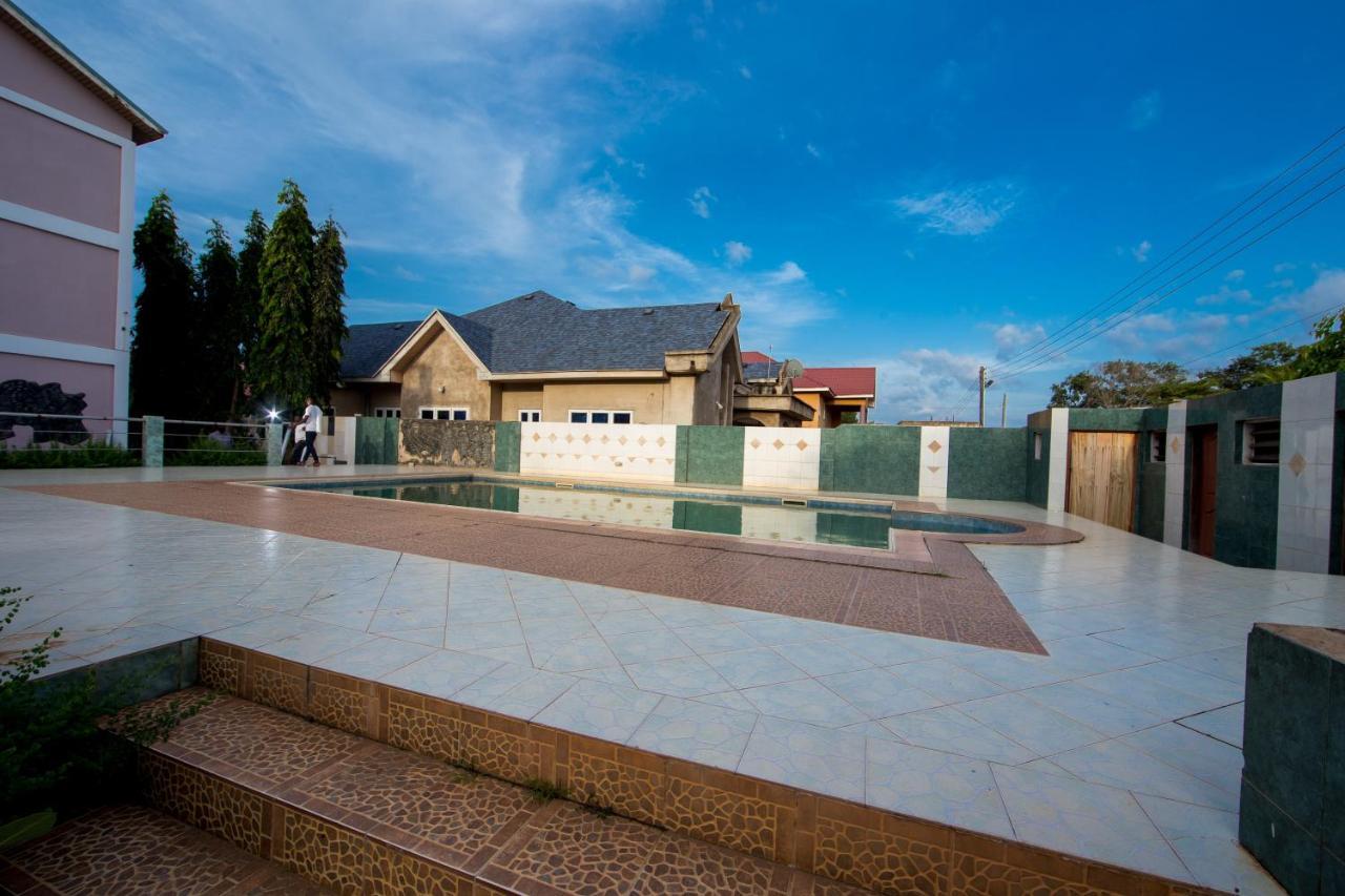 Pemicsa Hotel Accra Spintex Exterior photo